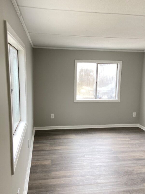 Building Photo - 454 Mill St