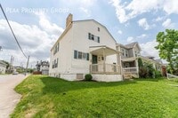 Building Photo - 1298 N 5th St