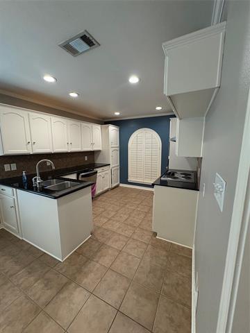 Building Photo - 3846 Westminster Dr