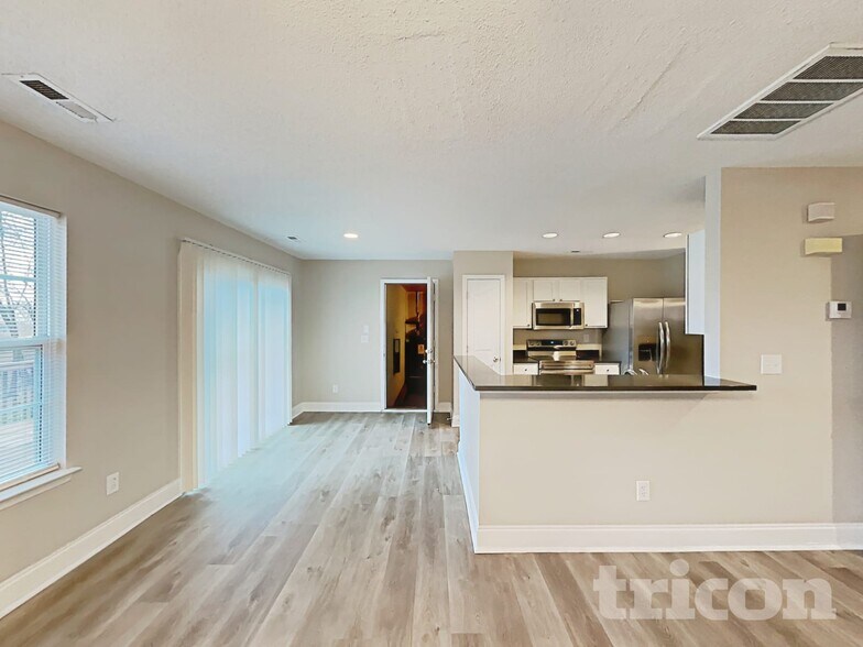 Building Photo - 9316 White Aspen Pl