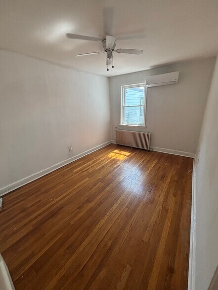 Building Photo - 1917 D St NE