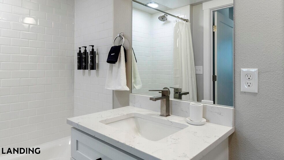 Building Photo - 2720 S Federal Blvd