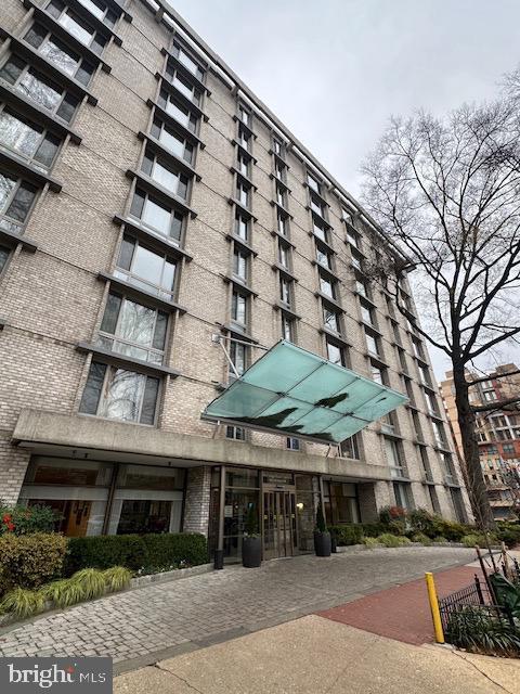 Building Photo - 950-925 25th St NW