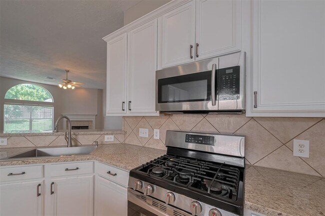 Building Photo - 17202 Sheffield Bend Dr
