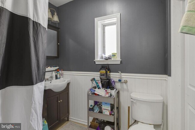 Building Photo - 2446 Memphis St