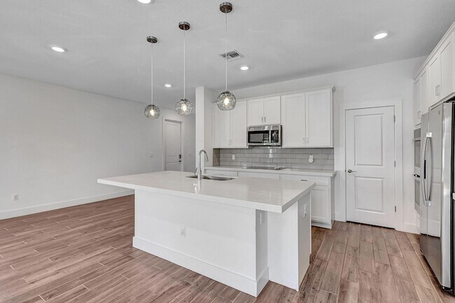 Building Photo - 229 Preserve Trl S