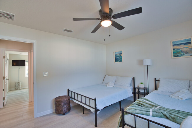 Building Photo - 3887 Hawkeye Cir