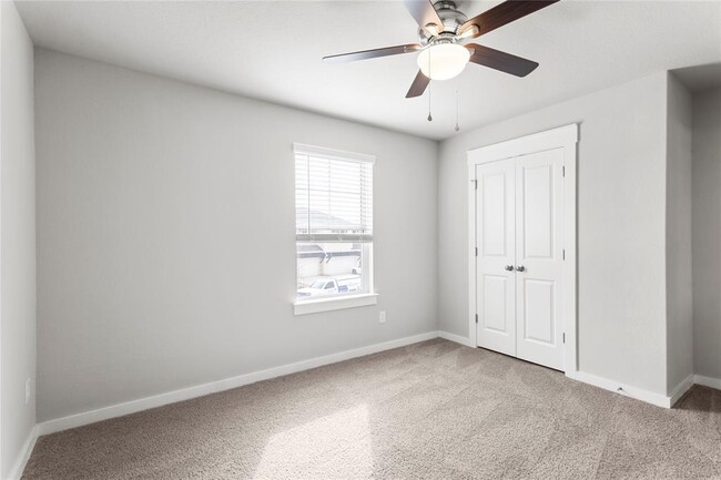 Building Photo - 2310 Calvert Dr