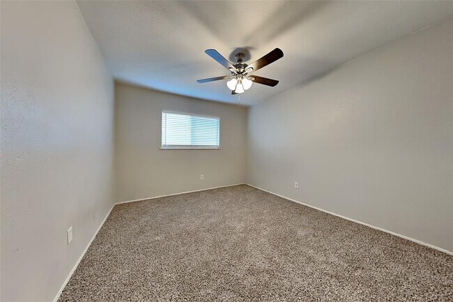 Building Photo - 18311 Navajo Trail Dr