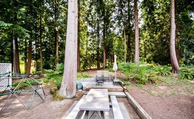 Building Photo - Exquisite Home with 3 Bed and 2.5 Bath in ...