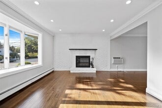 Building Photo - 228 Oakwood Rd