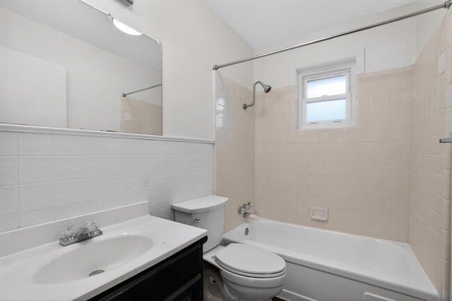 Building Photo - 105 Shannon Ln