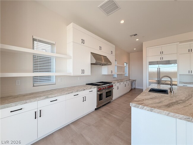 Building Photo - 10761 Canyon Bloom Dr