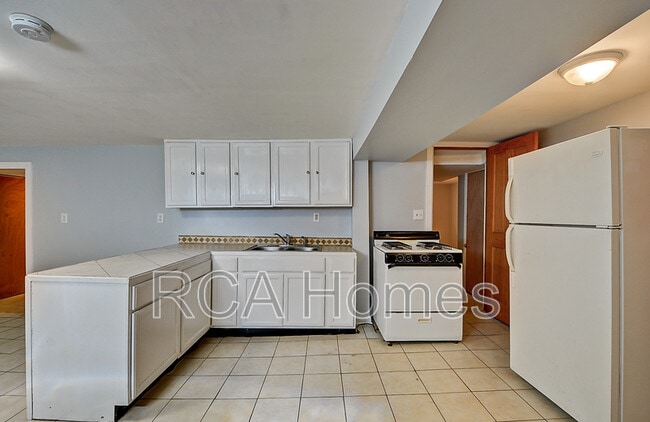 Building Photo - 52 Jenny Ln