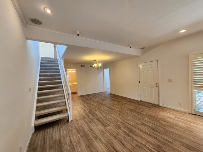 Building Photo - Redwood city townhouse