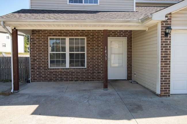 Building Photo - 1433-1435 Bodie Drive