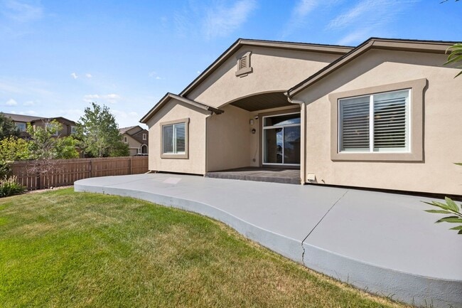 Building Photo - Immaculate & Stunning 4BD Ranch Style in C...