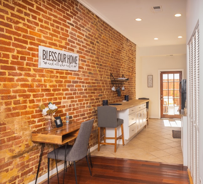 Building Photo - 222 Florida Ave NW