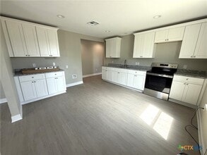 Building Photo - 1851 Connell St