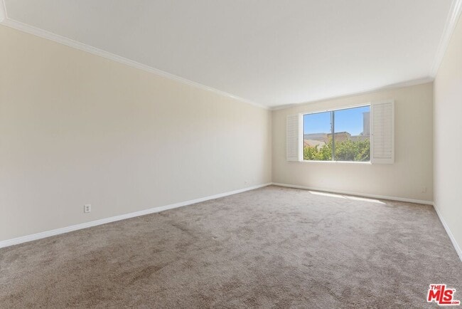 Building Photo - 1315 S Roxbury Dr
