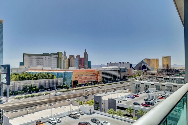 Building Photo - Fully Furnished 2 Bedroom 2 Bath High Rise with Strip Views