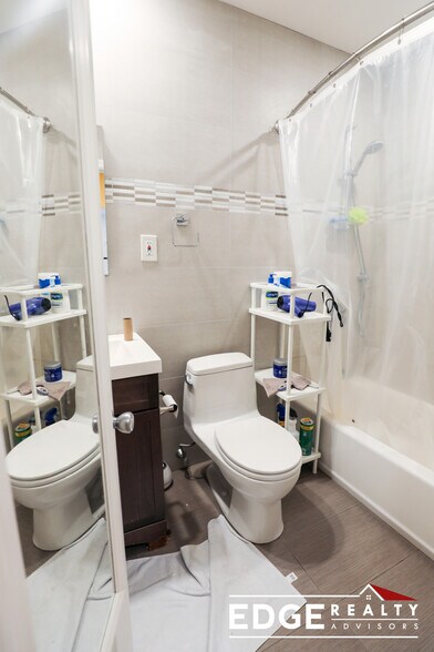 Building Photo - 178 Lake Shore Rd