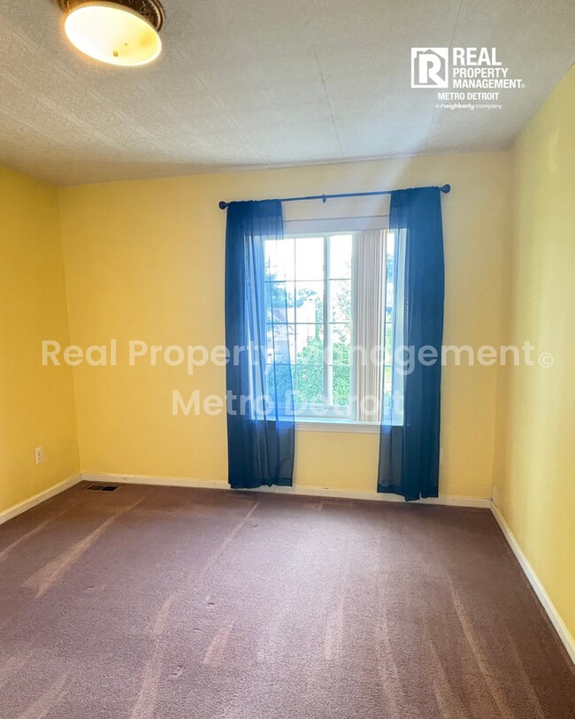 Building Photo - 3-Bedroom Single-Family Home in Waterford, Michigan