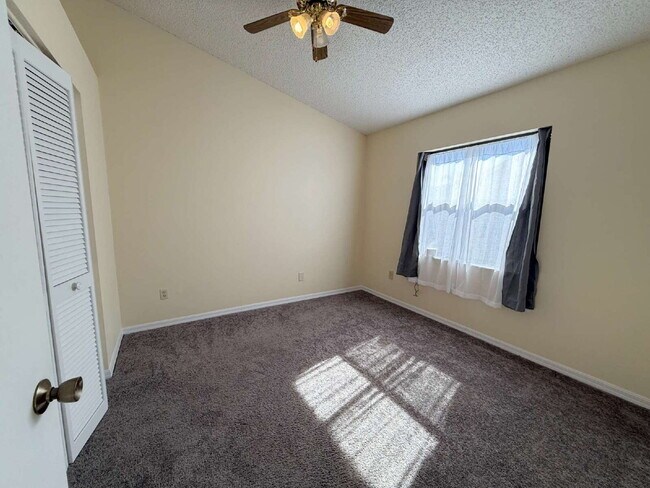 Building Photo - 5027 Panther Dr