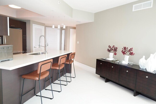 Building Photo - 200 Sunny Isles Blvd