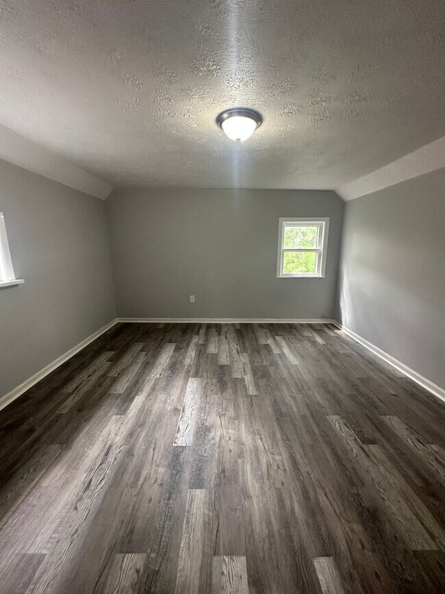 Building Photo - Warner Rd 4 Bedroom Single