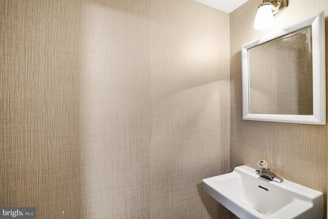 Building Photo - 5376 Harbor Ct Dr