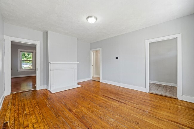 Building Photo - PRICE DROP on 3 Bedroom/1.5 Bath Northside...