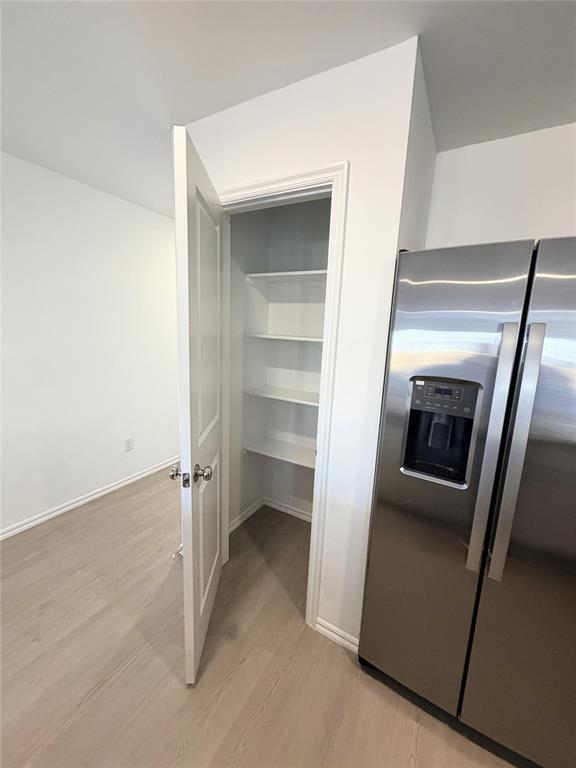 Building Photo - 2007 Delphine Dr