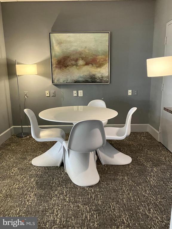 Building Photo - 355 I St SW