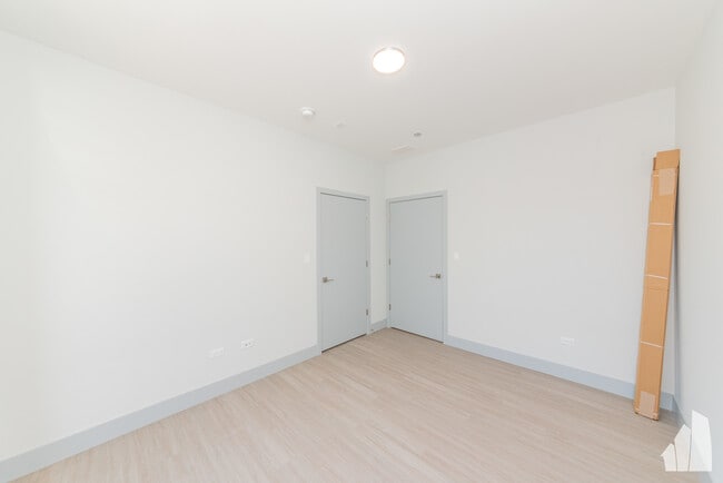Building Photo - 6350 N Glenwood Ave