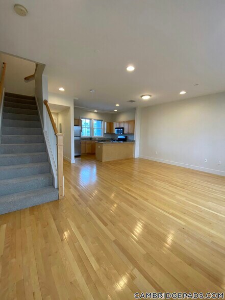 Building Photo - 110 Second St