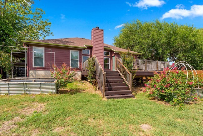 Building Photo - Beautiful 3 bedroom, 2 bathroom home in Southeast Austin!!!