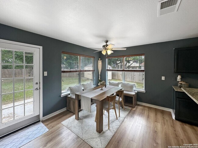 Building Photo - A beautifully remodeled 3-bedroom 2.5-bath...