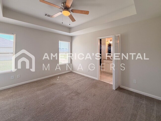 Building Photo - 6221 Burbank Crossing Loop