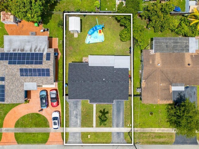 Building Photo - 2485 NW 84th Way