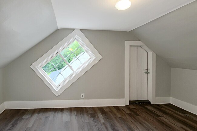 Building Photo - 35 Souhegan St