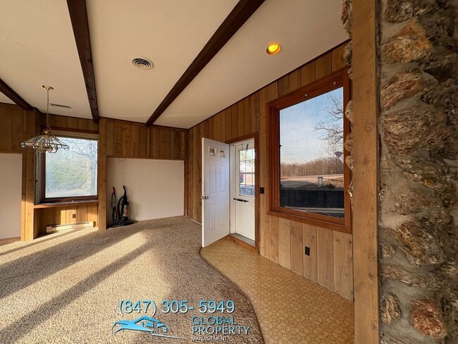 Building Photo - 3 Bedroom Home with Lake View – Camdenton, MO