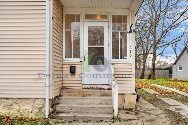Building Photo - Newly Remodeled 3 Bedroom in MidTown!