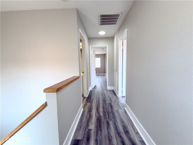 Building Photo - 3101 Plaza del Amo