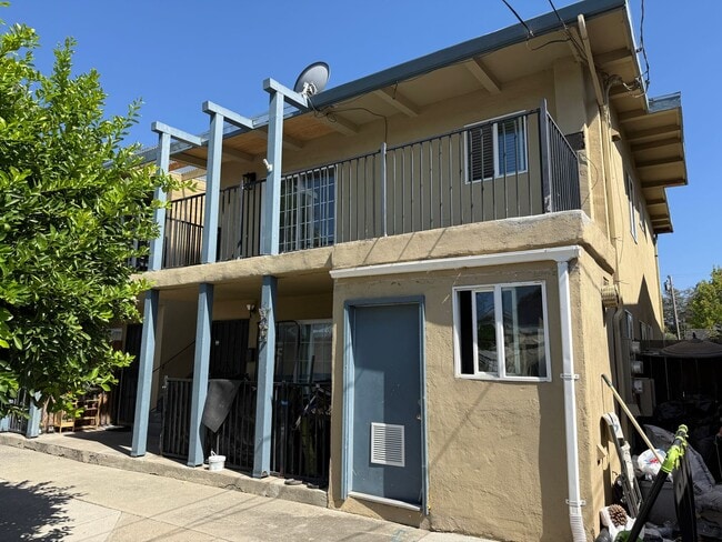 Building Photo - 1805 Bradford Way