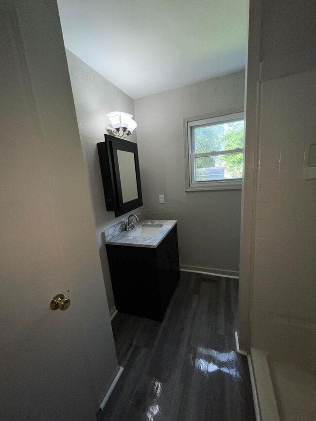 Building Photo - 658 Brower St