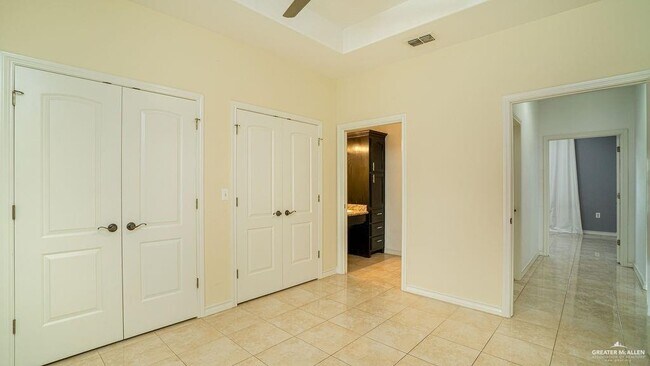 Building Photo - 2415 Flag Stone Terrace