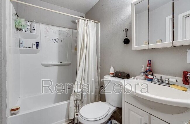 Building Photo - 343 Arlen Dr