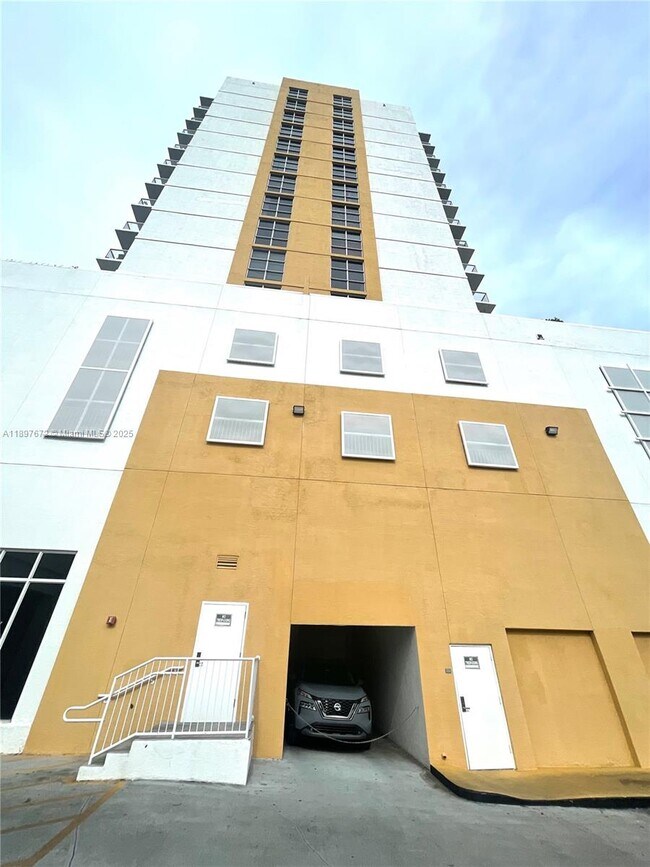 Building Photo - 900 SW 8th St