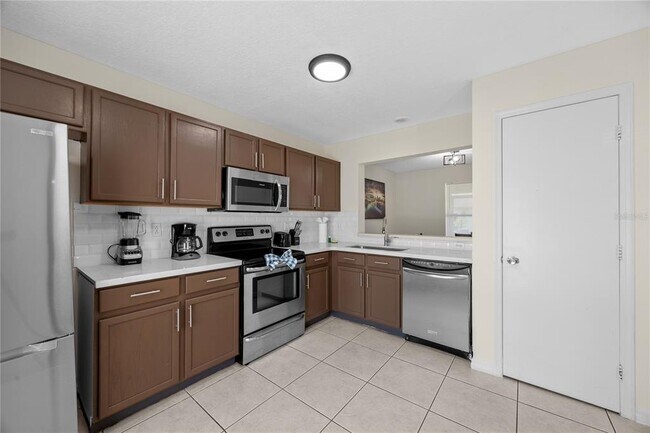 Building Photo - 2116 Cypress Bay Blvd
